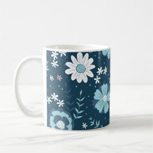 Nahtloses Muster mit blauen Sommerferien auf dunkl Kaffeetasse