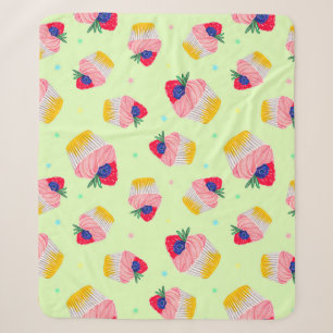 Nahtloses Muster mit einem Kuchen mit Erdbeeren  Sherpadecke