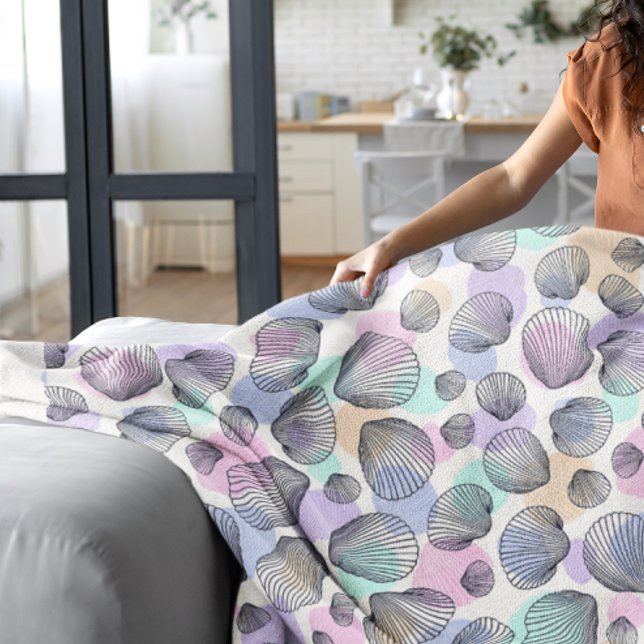 Nahtloses Muster mit farbenfrohen Muscheln Fleecedecke (Seamless Pattern With colorful Seashell Fleece Blanket)