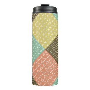 Nahtloses Muster mit handgezeichnetem Hipster Thermosbecher