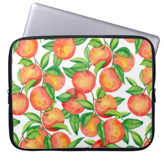 Nahtloses Muster mit Mandarinen in Aquarellfarbe Laptopschutzhülle