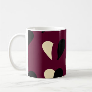 Nahtloses Muster mit schwarzen und weißen Herzen. Kaffeetasse