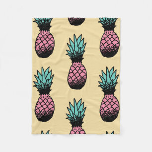Nahtloses Muster niedlicher handgezogener Ananas Fleecedecke