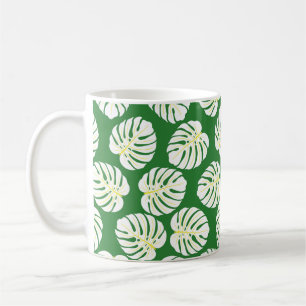 Nahtloses Muster weißer Monstera-Blätter auf ein Kaffeetasse