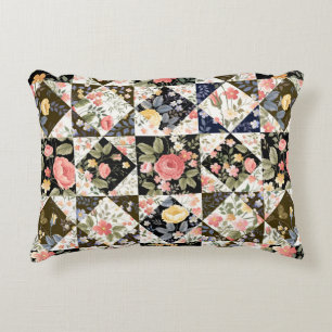 nahtloses Patchwork mit Blume Dekokissen