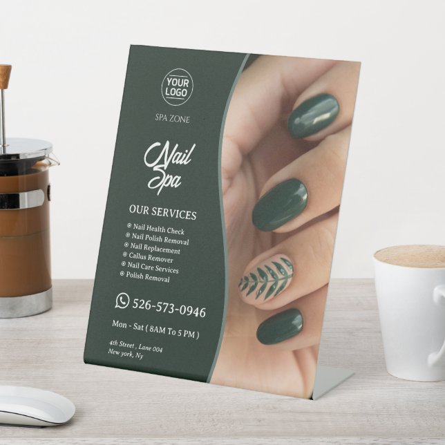 Nail-Wellness-Center-Eigene Fußbodensignatur Sockelschild (In SItu)