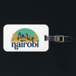 Nairobi Kenya City Skyline Retro City Art Gepäckanhänger<br><div class="desc">Vintages und retro City Design mit wunderschöner Skyline, touristischer Attraktion und Stadtbild. Cooler Wolkenkratzer und Gebäude Silhouette Illustrationen für Touristen und Reisende. Ideal als Souvenir, um Zuhause auf Reisen zu bringen. Rett die Erinnerung an deine Reise und Ferien mit Familie und Freunden. Die Hintergrundfarbe kann auf die gewünschte Farbe angepasst...</div>