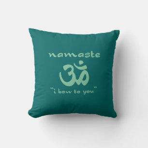 Namaste - I bow to you (in green) Kissen