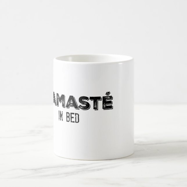 Namasté in der Tasse des Bettes (Mittel)