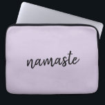 Namaste | Lilac Purple Stylish Yoga Meditation Zen Laptopschutzhülle<br><div class="desc">Simple, stylish "namaste" quote art design in modern minimalist handwritten script typography on a pastel lavender lilac purple background. The slogan can easily be personalized with your own words for a perfect gift for a yoga bunny or pilates lover! Namasté literally means "greetings to you." In the Vedas, namaste mostly...</div>