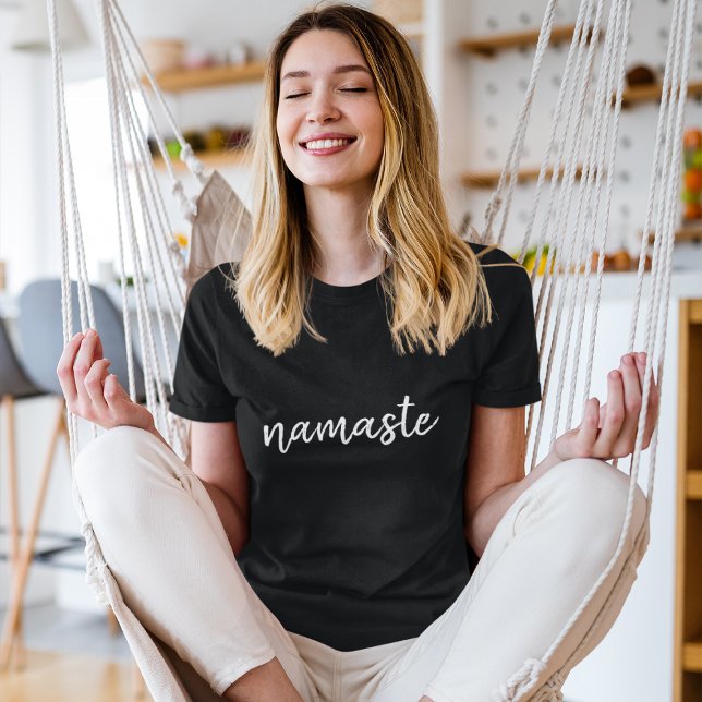 Namasté | Moderne Schwarze Meditation Spiritueller T-Shirt (Von Creator hochgeladen)