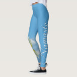 Namaste Reflection Lotus Blume Sky Blue Yoga Leggings<br><div class="desc">Diese Leggings oder Strumpfhosen zeichnen sich durch ein wunderschönes Design aus,  mit einer reflektierenden,  weißen und gelben Lotus-Blume mit Wellen und Wellen auf einem Bein und dem Wort "Namaste" auf dem anderen. Der Hintergrund ist eine hübsche hellblaue oder azurblaue Farbe. Ideal für Yoga.</div>