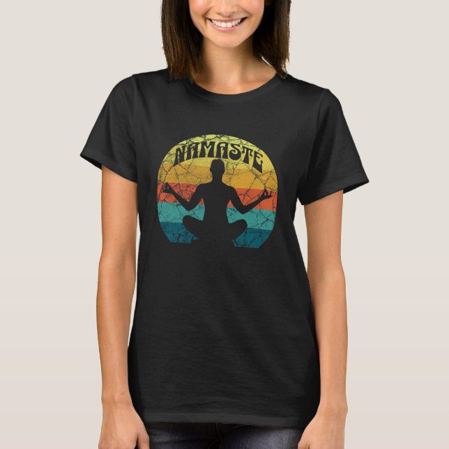 Namaste Yoga Pose Peace Meditate Zen Retro Sunset  T-Shirt (Vorderseite)