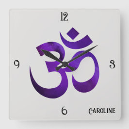 Name auf Lila Raum Om Symbol 10.75-in Quadratische Wanduhr