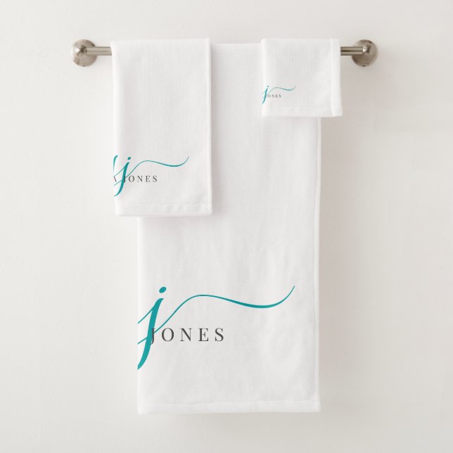 Name der Aquamarinen Monogram-Initialen für Elegan Badhandtuch Set (Insitu)