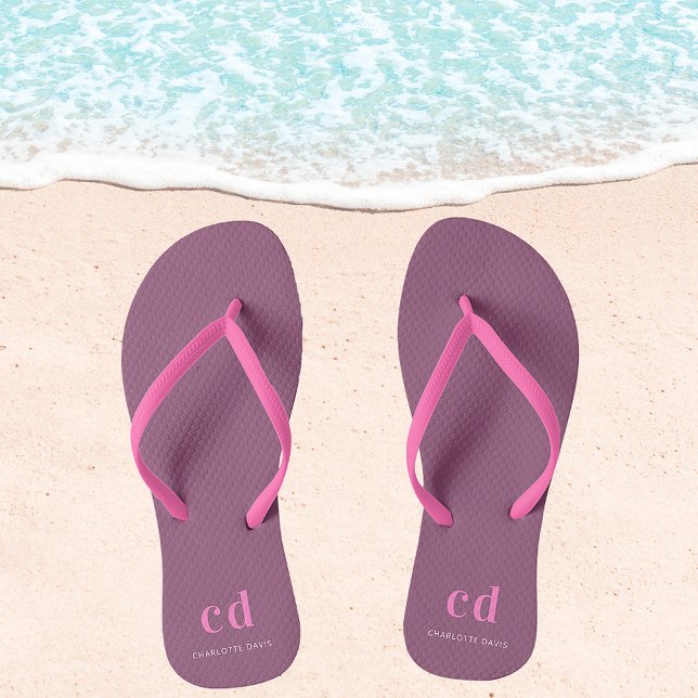 Name der dunkelrosa Monogrammbuchstaben Plum Flip Flops (Von Creator hochgeladen)
