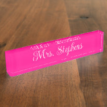 Name der Kalligraphie in heißen Rosa und Weiß
