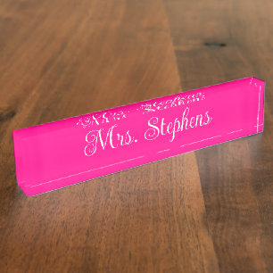 Name der Kalligraphie in heißen Rosa und Weiß Namensplakette