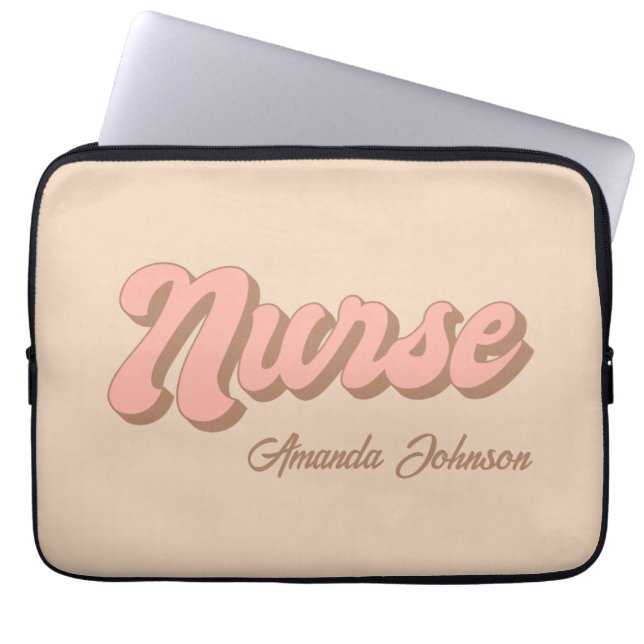 Name der Krankenschwester Retro Pink Brown Tan Per Laptopschutzhülle (Vorderseite)