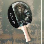 Name der Lion Warrior Monogram Tischtennis Schläger<br><div class="desc">Dieses Design wurde mithilfe von digitaler Kunst erstellt und kann in dem Bereich personalisiert sein, der zur Verfügung gestellt wird, oder indem Sie den Klick wählen, um weitere Optionen anzupassen und den Namen, die Initialen oder die Wörter zu ändern. Sie können auch die Textfarbe und den Textstil ändern oder den...</div>