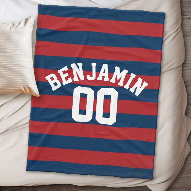 Name der Navy Blue und Red Rugby Stripes Fleecedecke (Personalized fleece blanket - Sports Theme)