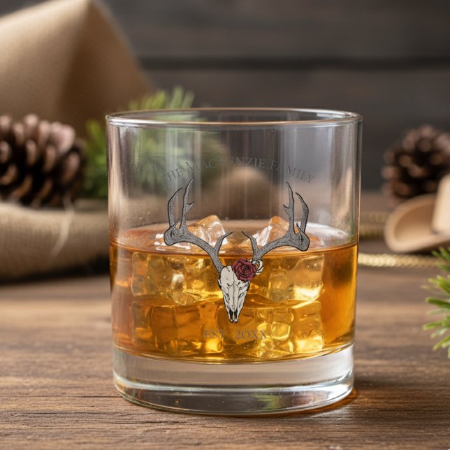 Name der Schädelfamilie Whiskyglas (Modern Reindeer Skull Christmas Whiskey Glasses. Simple Xmas Deer & Antlers Illustration)