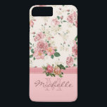 Name der Vintagen rosafarbenen Rose Monogramm title_seo2<br><div class="desc">Dieses Gehäuse weist ein elegantes, Vintages, blumenrosa Rosenmuster auf der Oberseite auf, ein violettes Band, zwei wunderschöne Rose auf dem Band und eine Rose-Farbunterteil. Dort können Sie das Monogramm und den Namen anpassen. Entfernen Sie ein Element, um nur ein Monogramm oder nur einen Namen zu haben, es&#39;s bis zu Ihnen!...</div>