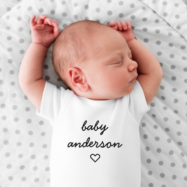 Name des Babys | Herz Modernes Niedliches, stilvol Baby Strampler (Von Creator hochgeladen)