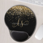 Name des Gold Glitzer Glam Monogram Gel Mousepad<br><div class="desc">Glam Gold Glitzer Elegante Monogram Gel Mouse Pad. Dieses schicke Gel-Maus-Pad-Design mit elegantem goldglänzenden Glitzer auf schwarzem Hintergrund ist einfach zu personalisieren. Das Design enthält Ihr handgeschriebenes Skriptmonogramm mit hübschen Wirbel und Ihrem Namen.</div>