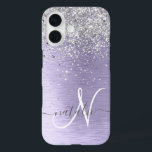 Name des lila gebürsteten Metalls Silber Glitzer M iPhone 16 Hülle<br><div class="desc">Dieses schicke Gehäuse mit hübschem silberfarbenem Glitzer auf lila,  gebürstetem metallischem Hintergrund ist einfach zu personalisieren.</div>