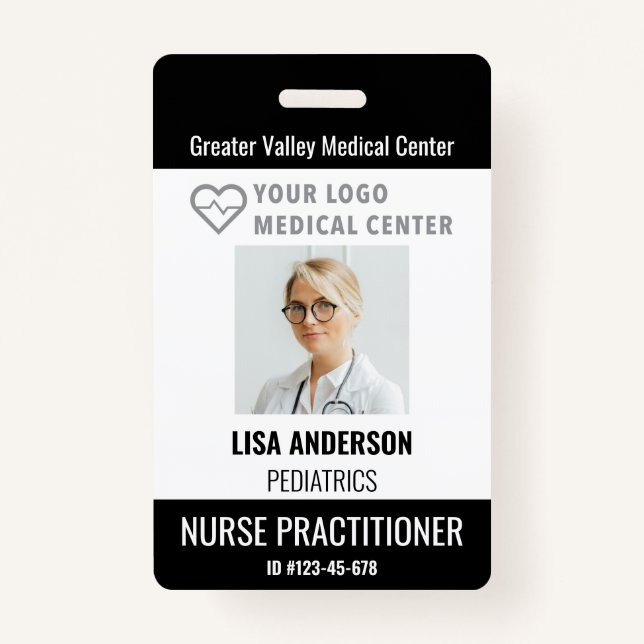 Name des Mitarbeiters im Abzeichen-Krankenhaus mit Ausweis (Vorderseite)