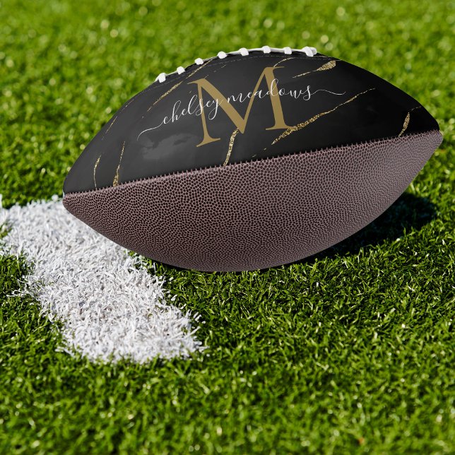 Name des Monogram-Kalligraphie-Skripts aus Gold-Ma Football (Von Creator hochgeladen)