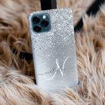 Name des Monogramms für den silberfarbenen Glitzer Case-Mate iPhone Hülle<br><div class="desc">Dieses schicke Gehäuse mit hübschem silberglänzenden Glitzer auf silberfarbenem metallischem Hintergrund ist einfach zu personalisieren.</div>