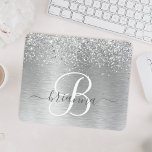 Name des Monogramms für den silberfarbenen Glitzer Mousepad<br><div class="desc">Dieses schicke Mousepad-Design mit hübsch silberfarbenem Glitzer auf silber gebürstetem metallischem Hintergrund ist einfach zu personalisieren.</div>