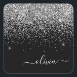 Name des Monogramms für den Silver Black Girl Glit Quadratischer Aufkleber<br><div class="desc">Silber und Schwarz Sparkle Glitzer Pinsel Metal Monogram Name Paper Party Sticker Address Labels. Das macht den perfekten 16 Geburtstag,  Hochzeit,  Brautparty,  Jubiläum,  Babydusche oder Junggeselinnen-Abschied Geschenk für jemanden,  der Lieben glamourösen Luxus und schicke Stile.</div>