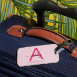 Name des Monogramms für den World Traveller in Hot Gepäckanhänger<br><div class="desc">Mit diesem schicken Gepäckanhänger, der exklusiv für diejenigen konzipiert wurde, die die Details schätzen, verleihen Sie Ihrem Reisegepäck Eleganz. Dieses Tag, das einen üppig heißen rosa Farbton portiert, weist ein auffallendes Monogramm "A" auf, das von den anmutigen Wirbel des Namens "Ashley" hervorgehoben wird. Das für anspruchsvolle Reisende entworfene, langlebige Design...</div>