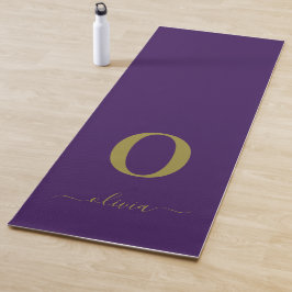 Name des Monogrammskripts Personalisiert Lila und  Yogamatte