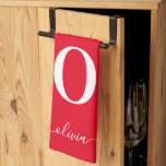 Name des Monogrammskripts Personalisiert rot und w Geschirrtuch<br><div class="desc">Dieses elegante Monogramm und das stilvolle Script-Namensdesign können als Geschenk für einen Geburtstag, Muttertag oder jeden Anlass gegeben werden. Es kann mit dem Namen und dem Namen der Person personalisiert werden. Sie können den Schriftart, die Farbe des Schriftartes, die Größe des Schriftartes und die Hintergrundfarbe mit dem Design-Tool ändern. Die...</div>