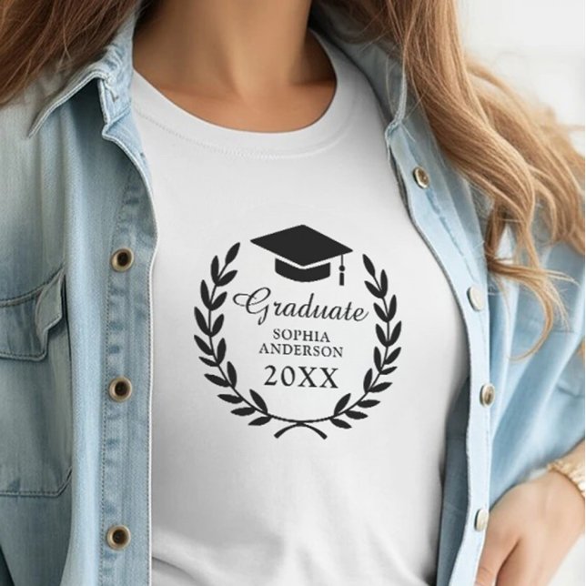 Name des personalisierten Absolventen und Laurel W T-Shirt (Von Creator hochgeladen)