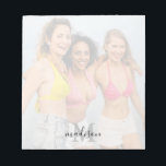 Name des personalisierten Fotos Notizblock<br><div class="desc">Modernes,  elegantes Notizblock mit einem voll bedruckten Foto,  das Sie zum eigenen wechseln können,  einem weißen Overlay,  Ihrem Initial und Namen.</div>