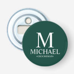 Name des personalisierten Trauzeugen und Monogramm Flaschenöffner<br><div class="desc">Moderne Geschenke mit Personalisiertem Trauzeuge mit personalisiertem Monogramm,  Trauzeugen Name und Titel in der weißen klassischen Serif Schriftart Stil auf smaragdgrünem Hintergrund. Auch perfekt für Trauzeuge,  Vater der Braut und mehr.</div>