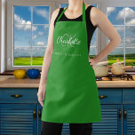 Name des waldgrünen Monogrammes Schürze<br><div class="desc">Ein grüner Waldhintergrund. Personalisieren und fügen Sie Ihren Vornamen, Monogramm-Initialen und vollständigen Namen. Verwenden Sie Ihre Backspace-Taste, um sie zu löschen, wenn Sie die Schürze ohne Ihren vollständigen Namen gewollt haben.</div>