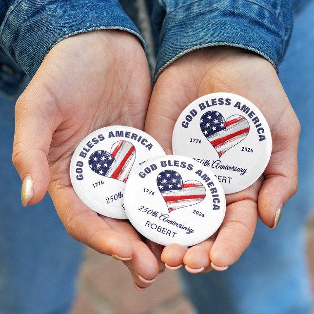 Name, God Bless America Heart Flag 2.25-in Round Button (Von Creator hochgeladen)