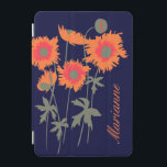 Name grafische Orangenmohn Blumenbedeckung iPad Mini Hülle<br><div class="desc">Schöne,  fett-orange Blume in Orange,  Olivgrün und Marineschatten. Personalisieren Sie mit Ihrem Namen. Derzeit liest Marianne. Einzigartig entworfen von Sarah Trett für www.mylittleeden.com</div>