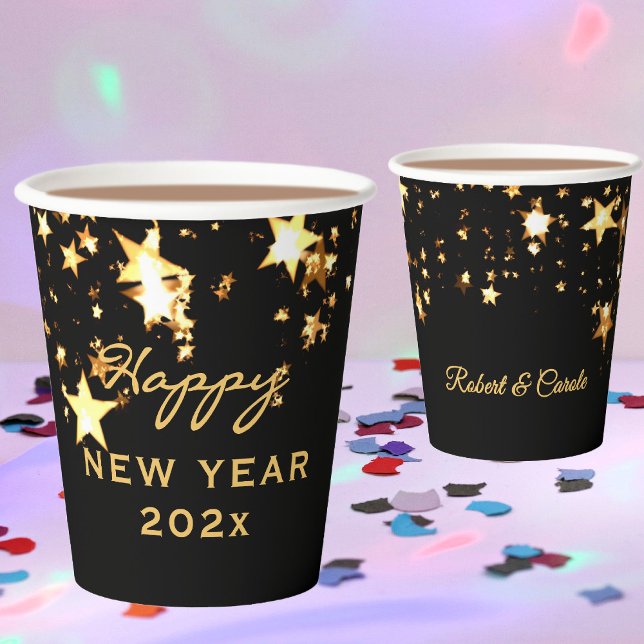 Name, Happy New Year Black & Gold 8oz oder 12oz Pappbecher (Von Creator hochgeladen)