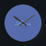 Name Kalligrafie Script Schlicht Simple Blue Runde Wanduhr<br><div class="desc">Dieses Produkt war sehr gut und ich Liebe, wie einfach es ist für individuelles Design. Das Design war sehr einfach, daher bin ich sehr zufrieden, wenn ich kreiere.</div>