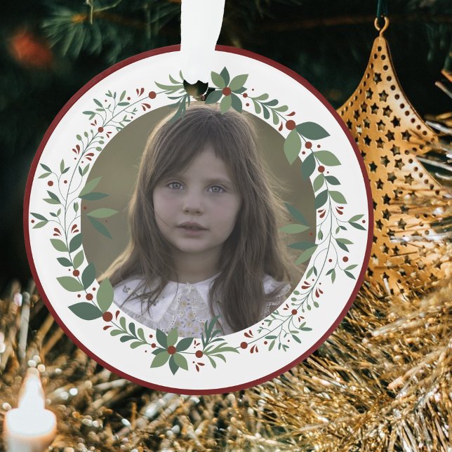 Name Kid's Foto Burgundy Weihnachtskranz Ornament (Von Creator hochgeladen)