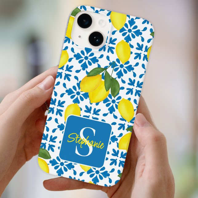 Name Monogram French Country Tile Lemon Pattern  Case-Mate iPhone 14 Hülle (Von Creator hochgeladen)