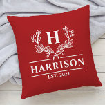 Name Monogram Laurel Jahr etabliert Red Kissen<br><div class="desc">Fügen Sie Ihrer Wohngestaltung eine Touch Eleganz mit unserem personalisierten Monogramm-Stammkissen mit einem schönen Lorbeerdesign hinzu. Das Kissen ist individuell auf Ihren Familiennamen und einen personalisierten Jahre alten Text abgestimmt und ist somit eine perfekte Ergänzung zu Ihrem Wohnzimmer oder Schlafzimmer. Dieses Kissen aus hochwertigen Materialien ist stilvoll und komfortabel.</div>