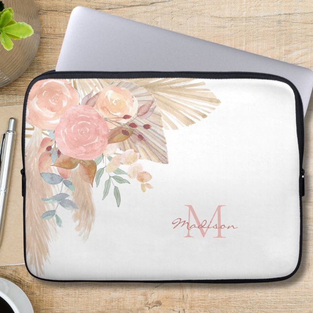 Name Monogram Pink Floral Laptopschutzhülle (Von Creator hochgeladen)